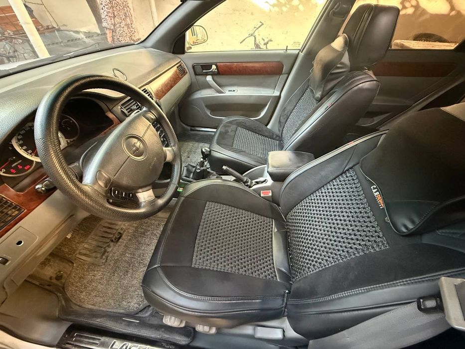 Lacetti srochno sotiladi