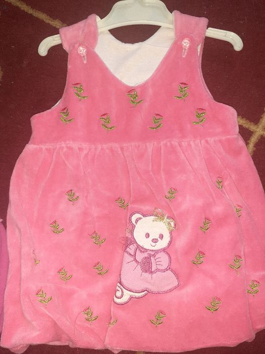 Продам платья до года