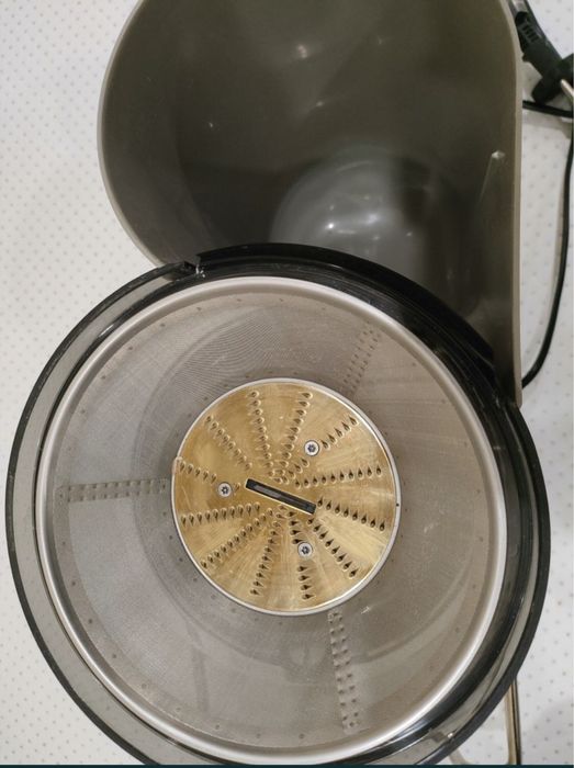 Соковыжымалка BORK