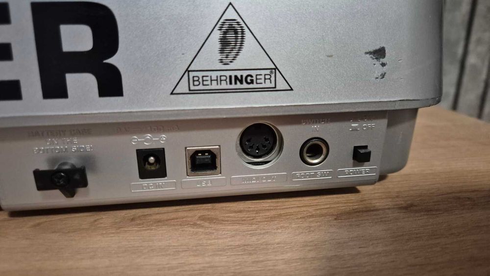 Behringer UMX25 Midi клавиатура