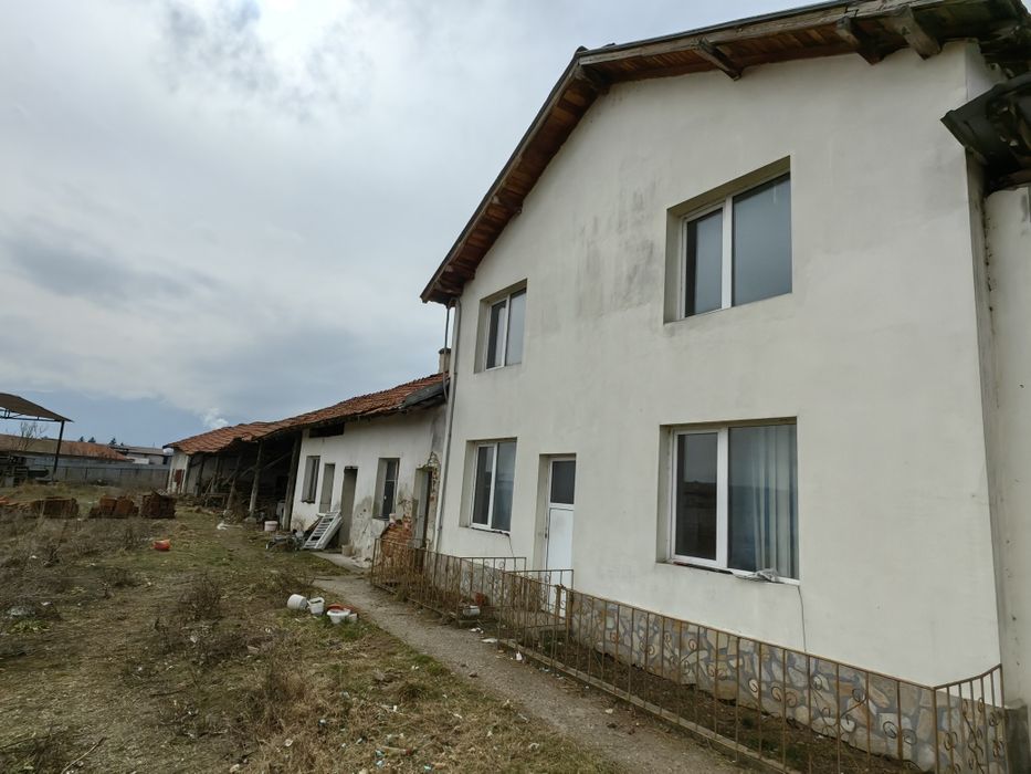 Дава се под наем Промишлена сграда в Разлог - 4081 кв.м за 306 € - Снимка #1