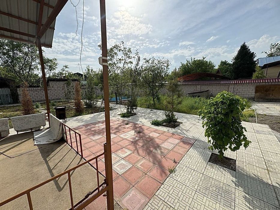 Uy sotiladi nabahor dacha