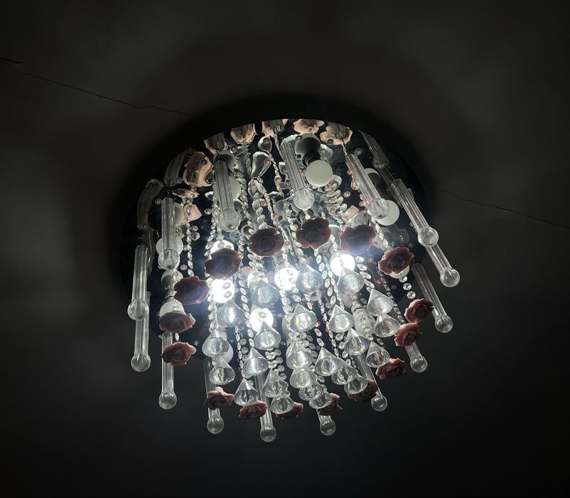 Продам люстру 3000