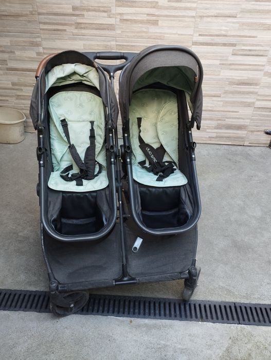 Продавам количка за близнаци chipolino duo