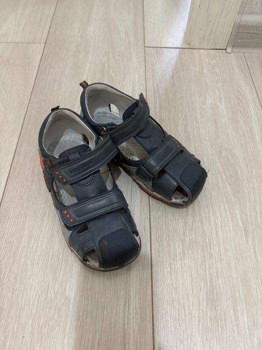 обувь детская кеды и сандалии