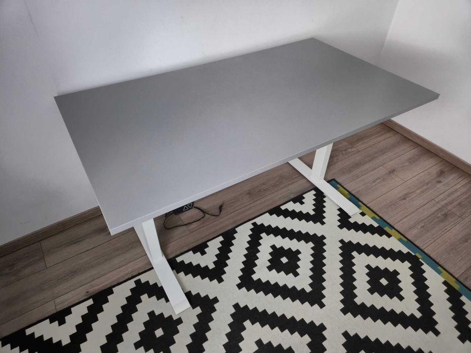 Birou reglabil RODULF, electric/alb, 140x80cm IKEA