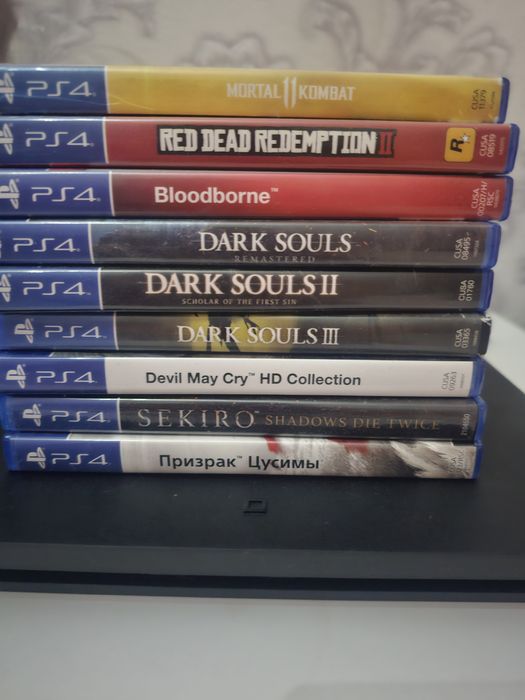 PlayStation 4 продам