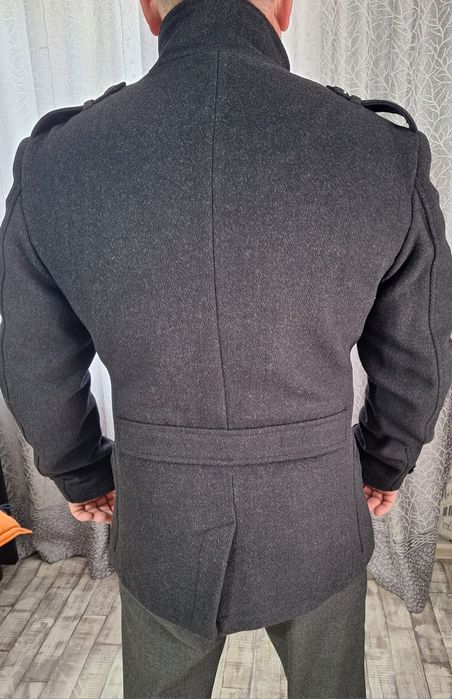 Продам пальто б/у в отличном состоянии