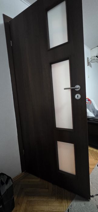 Vand uși maro de interior