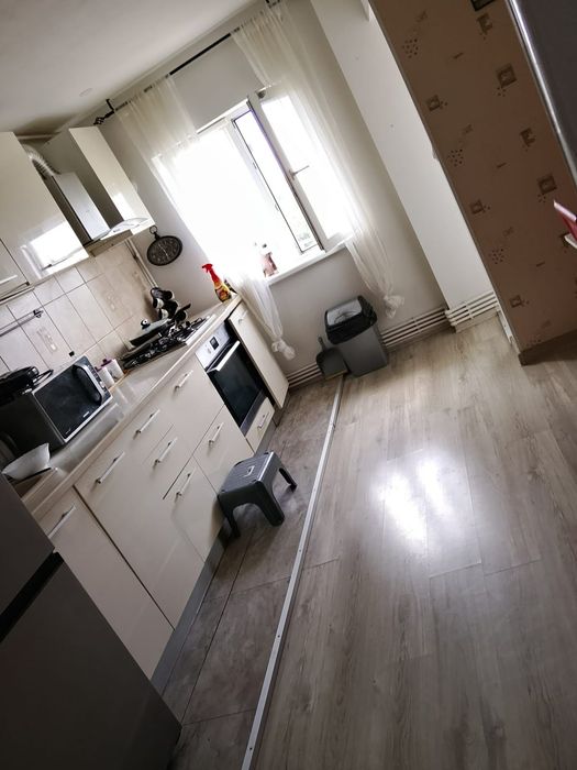 Vând apartament 3 camere