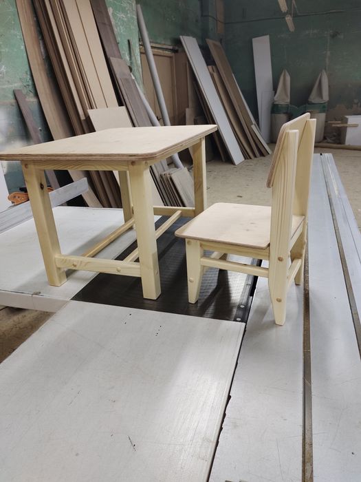 Детский столик и стульчик