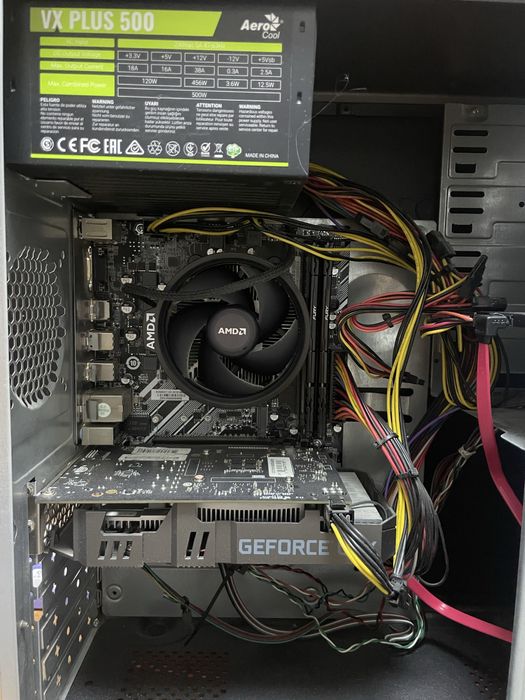 средне игровой компъютер