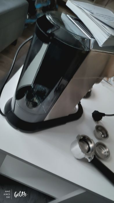 Кафе машина DeLonghi Dedica
