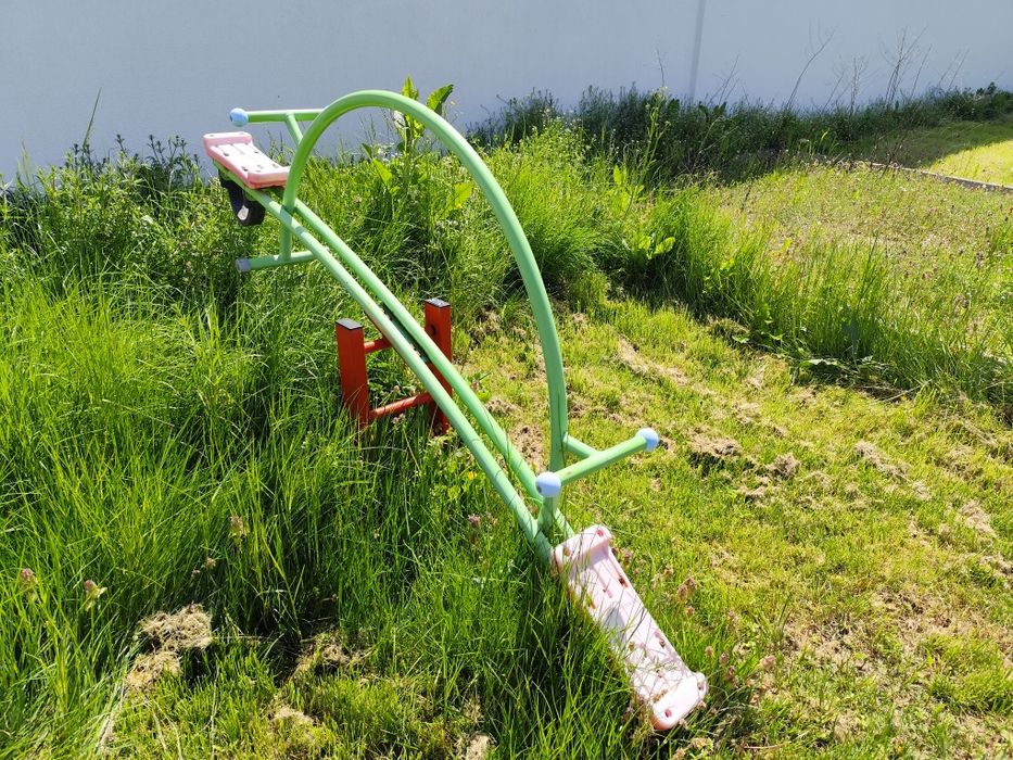 Детски люлки и пързалка