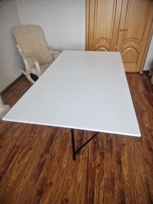 Стол кника лофт с металлическим  подстольем