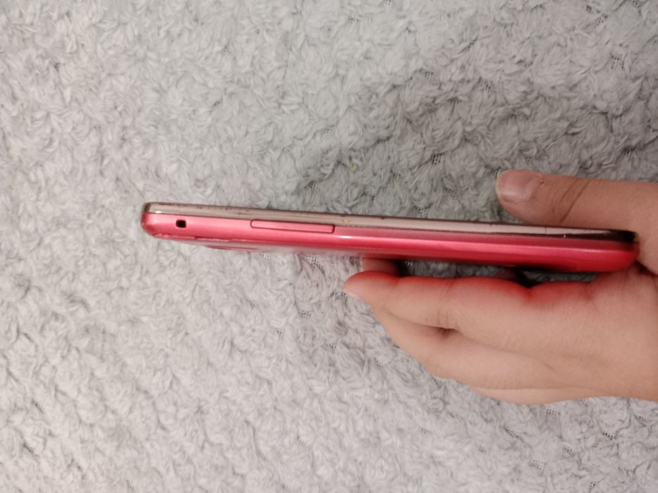 Samsung Galaxy s2 красного цвета