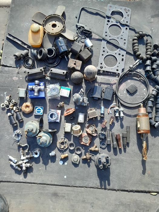 Москвич запчасти