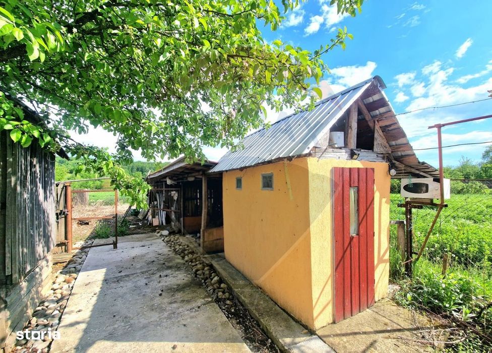 Casă cu 3 camere de vânzare