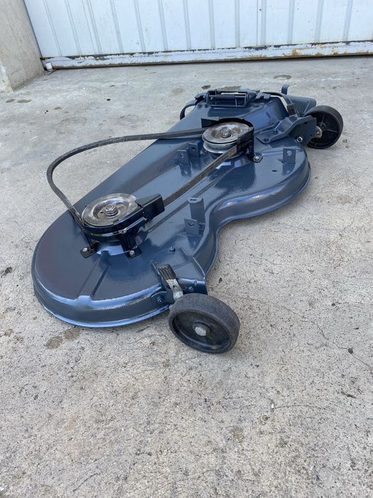 Masa de taiere tractoras tuns gazon