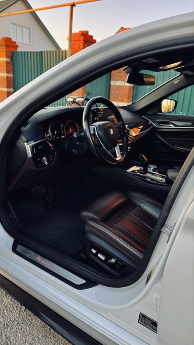 продам BMW G30 2018 года