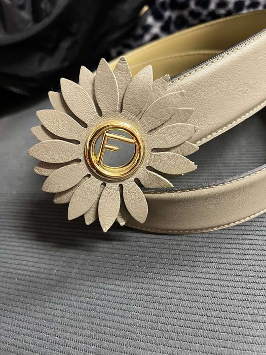 Дамски колан естествена кожа нов