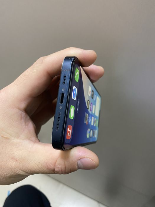 Продам айфон 13 память 128гб