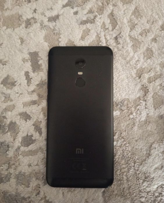 Продаю смартфон Xiaomi redmi 5 3/32gb