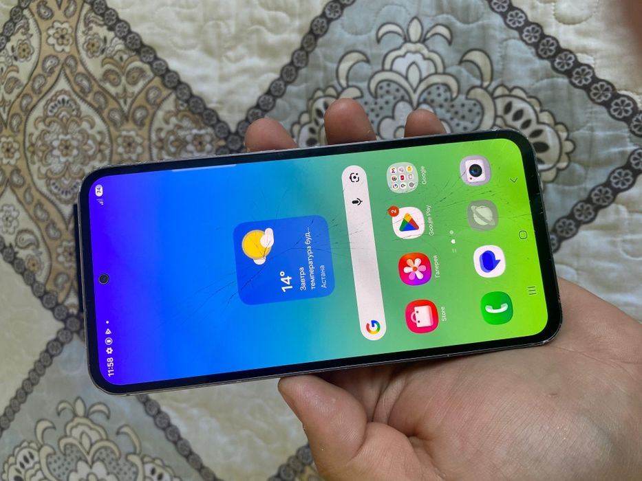 Samsung Galaxy S23FE 8/128Гб