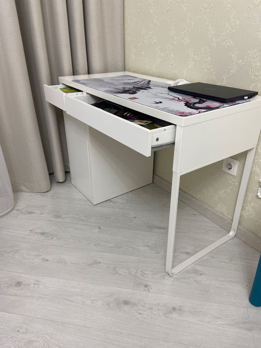 Письменный стол Икеа Микки