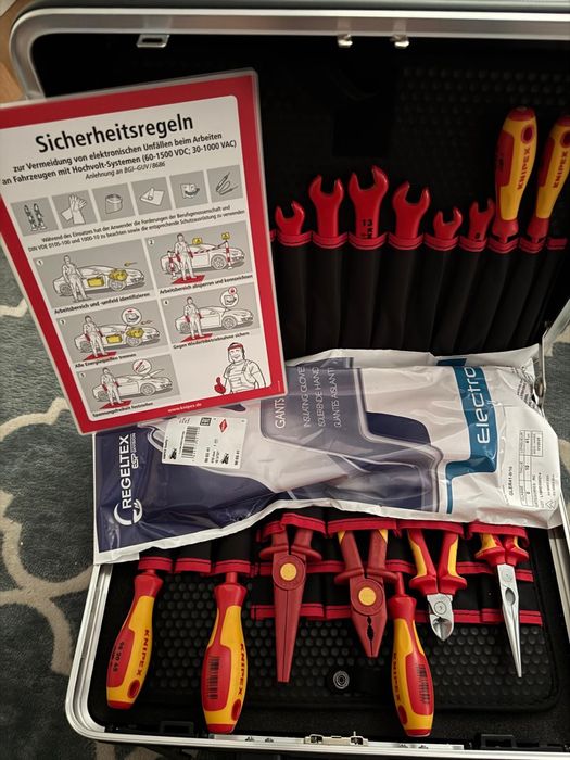 Geanta scule Knipex electricieni si pentru EV