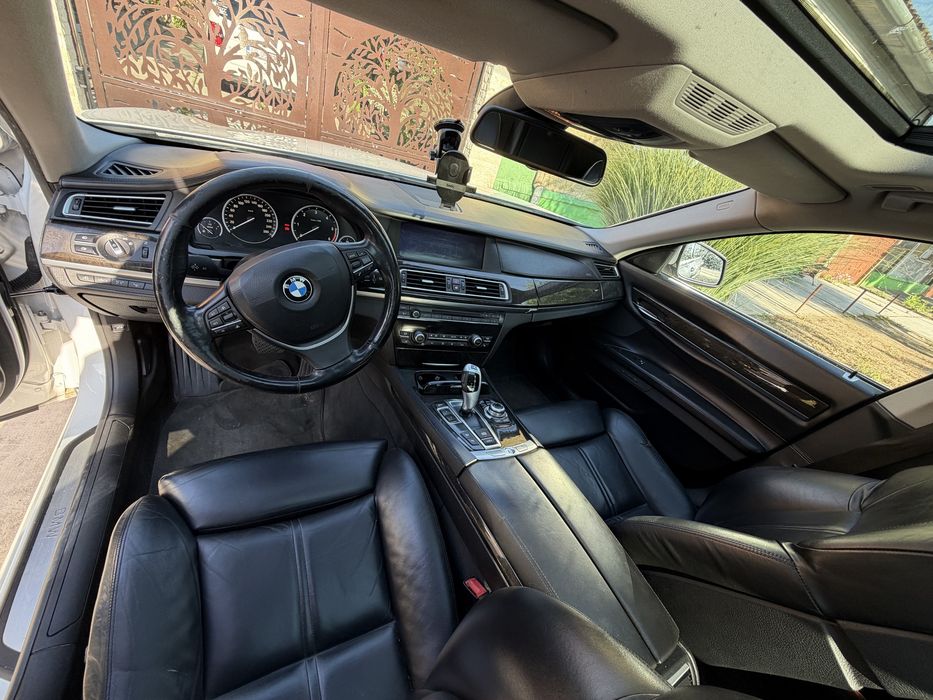 BMW 7 Series 0 — imagine 5