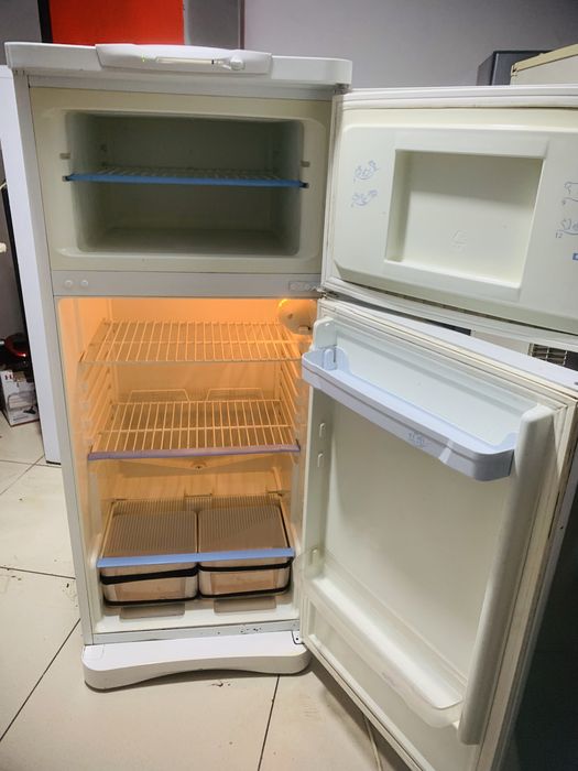 Холодильник indesit