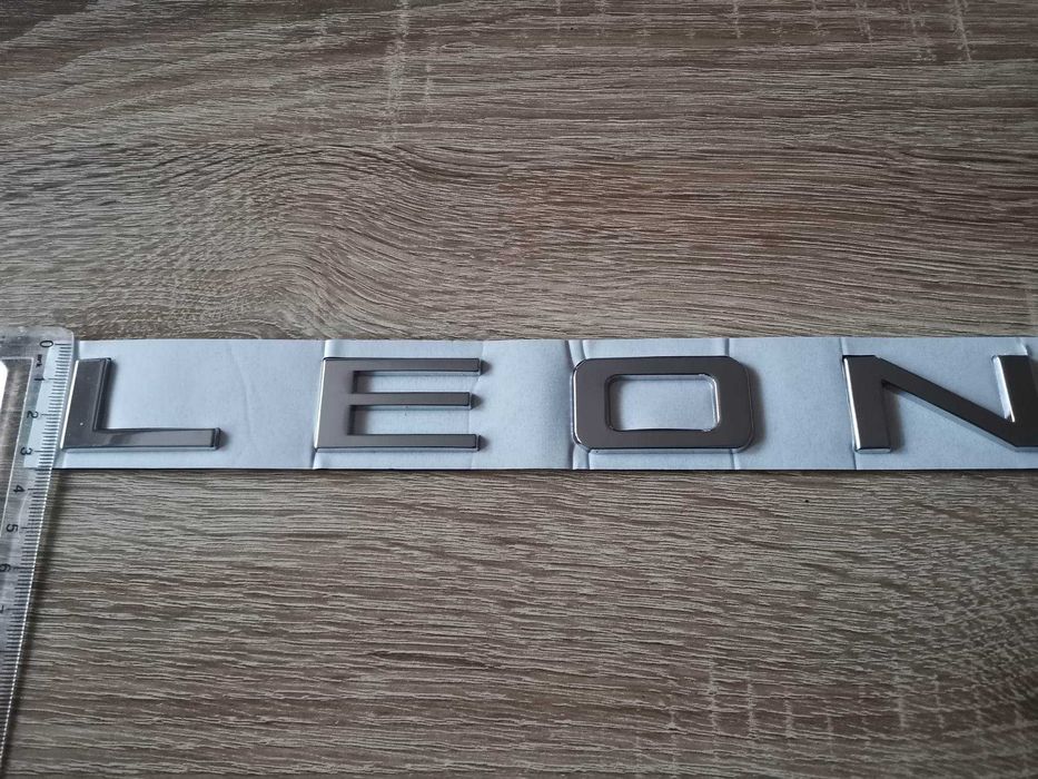 Емблема лого надпис сребрист Сеат Леон Seat Leon