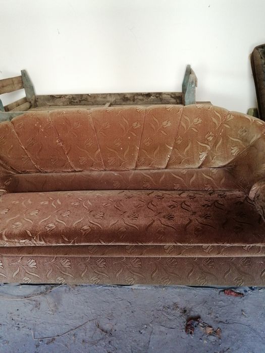 Кресло раскладной диван телевизор