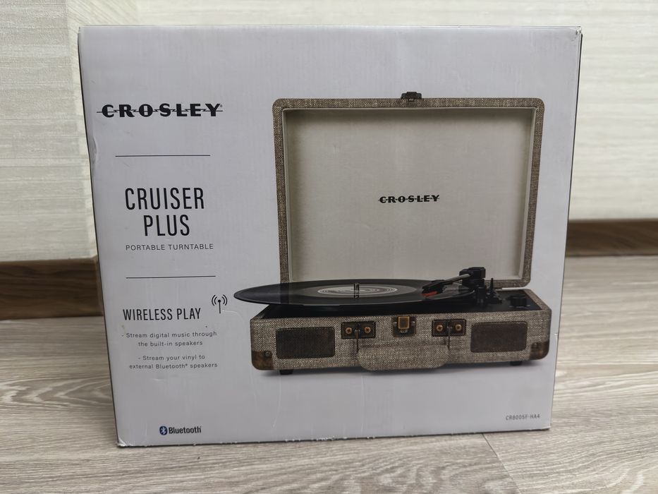 Проигрыватель виниловых дисков CROSLEY PLUS