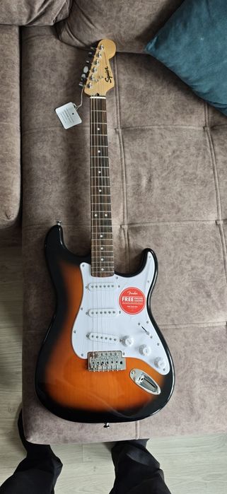 Fender Scquier stratocaster электрогитара