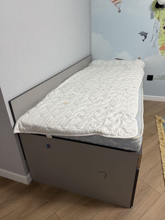 2 одинаковые односпальные кровати