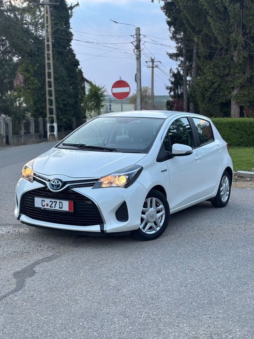 De vânzare Toyota Yaris Hibrid 2016 E:6 automat