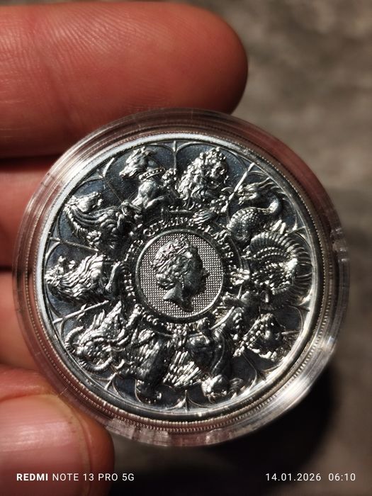 Сребърна монета Зверовете на Кралицата