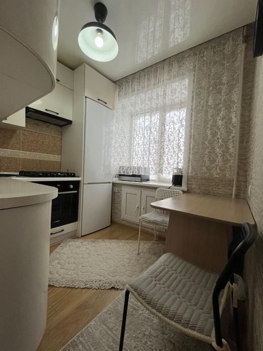 Продам 2х,Центр,37кв,3 этаж