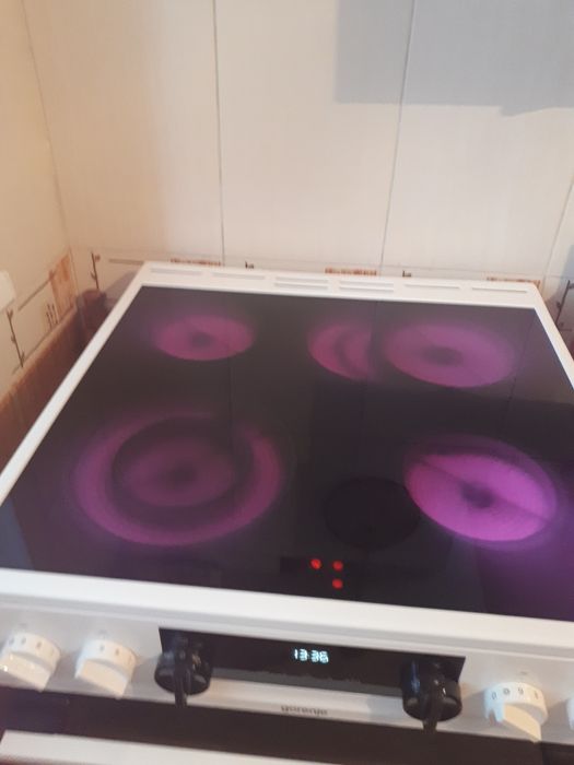 Продам новую электроплиту