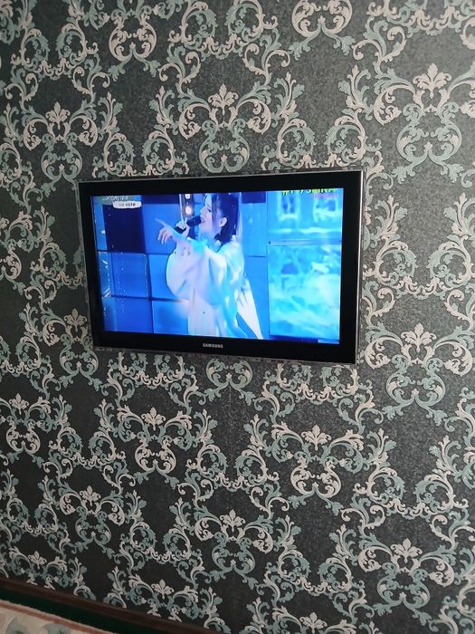 Продам телевизор б/у самсунг диагональ 81