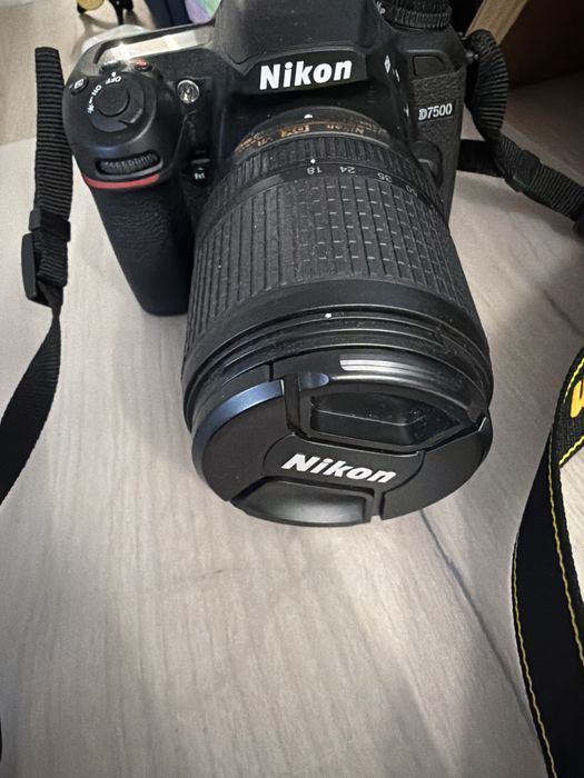 Nikon D7500 — отличное состояние, полный комплект