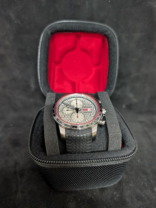 Etui travel ceas. Cutie ceas ideala pentru transport