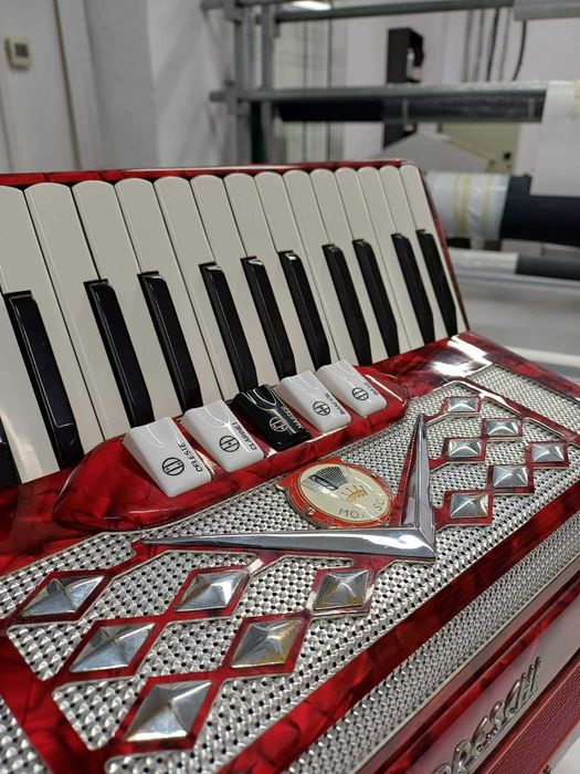 Акордеон Moreschi 72 баса