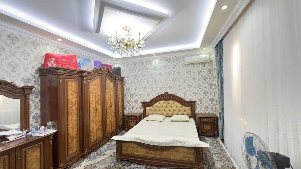 Zangiota Tumani Shakarchila Maxalada hovli sotiladi.