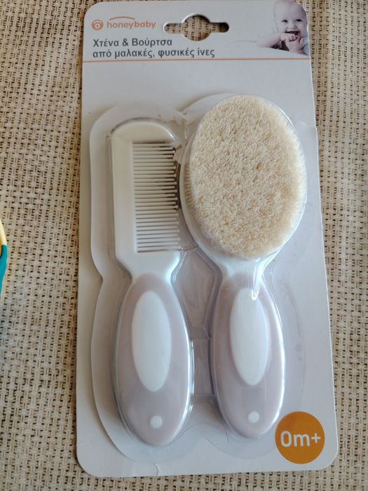 Лигавник, биберон 0-6м. и четка с гребенче