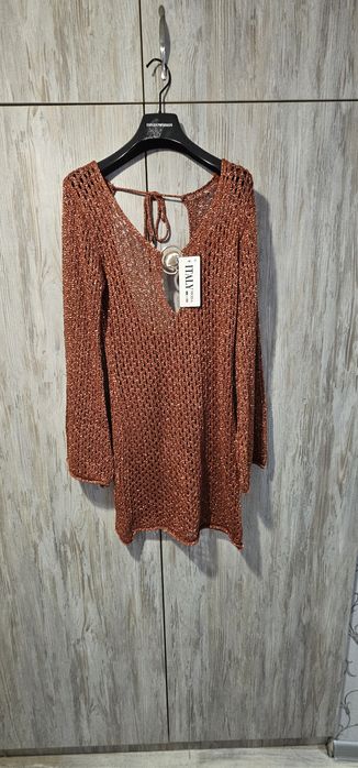 Туника от тънко плетиво със златни нишки