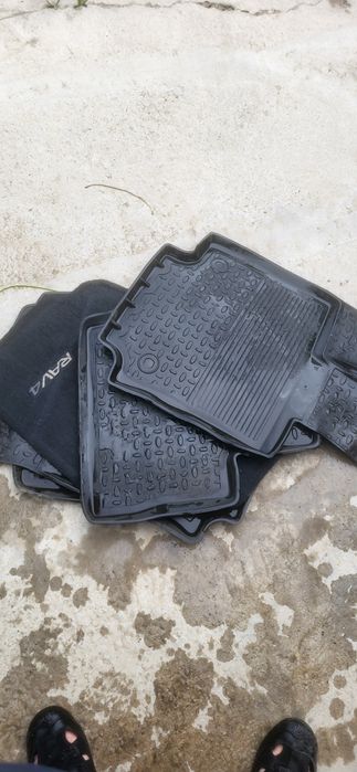 Полики от тойота рав 4