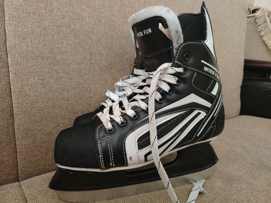 Продам коньки зимние